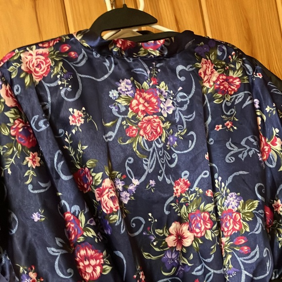 Blue silky robe, short and cute - Picture 5 of 7